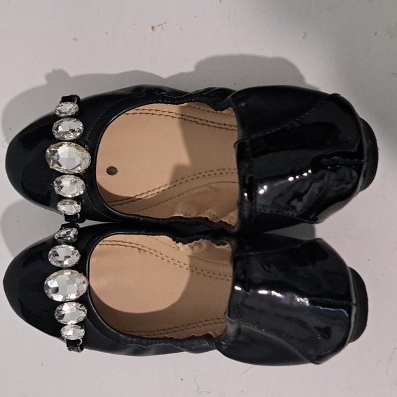 Adrienne Vittadini Chapa Black Ballet Flats - Picture 3 of 5
